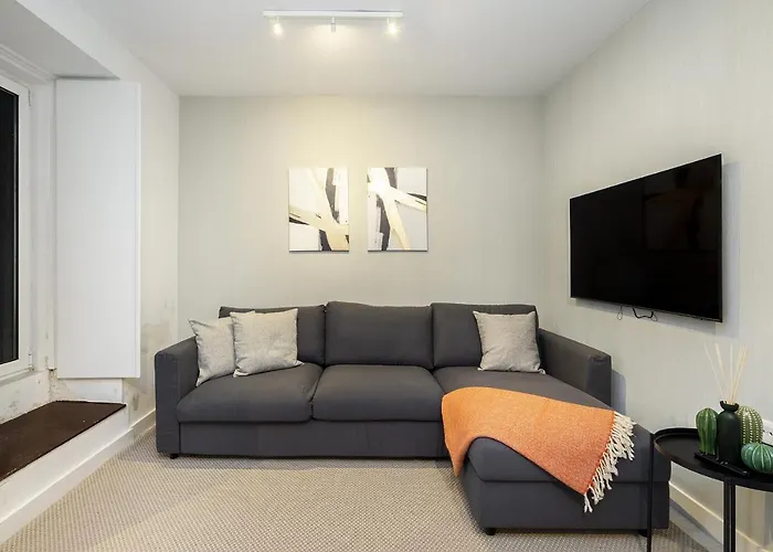 Whome Lisbon\'S Best Kept Secret: 2-Bed W/Ac & Patio